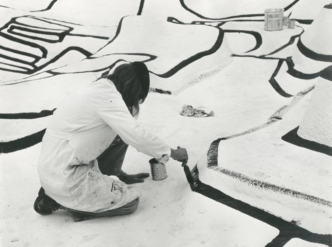The construction of Jardin d'émail by Jean Dubuffet, 1974