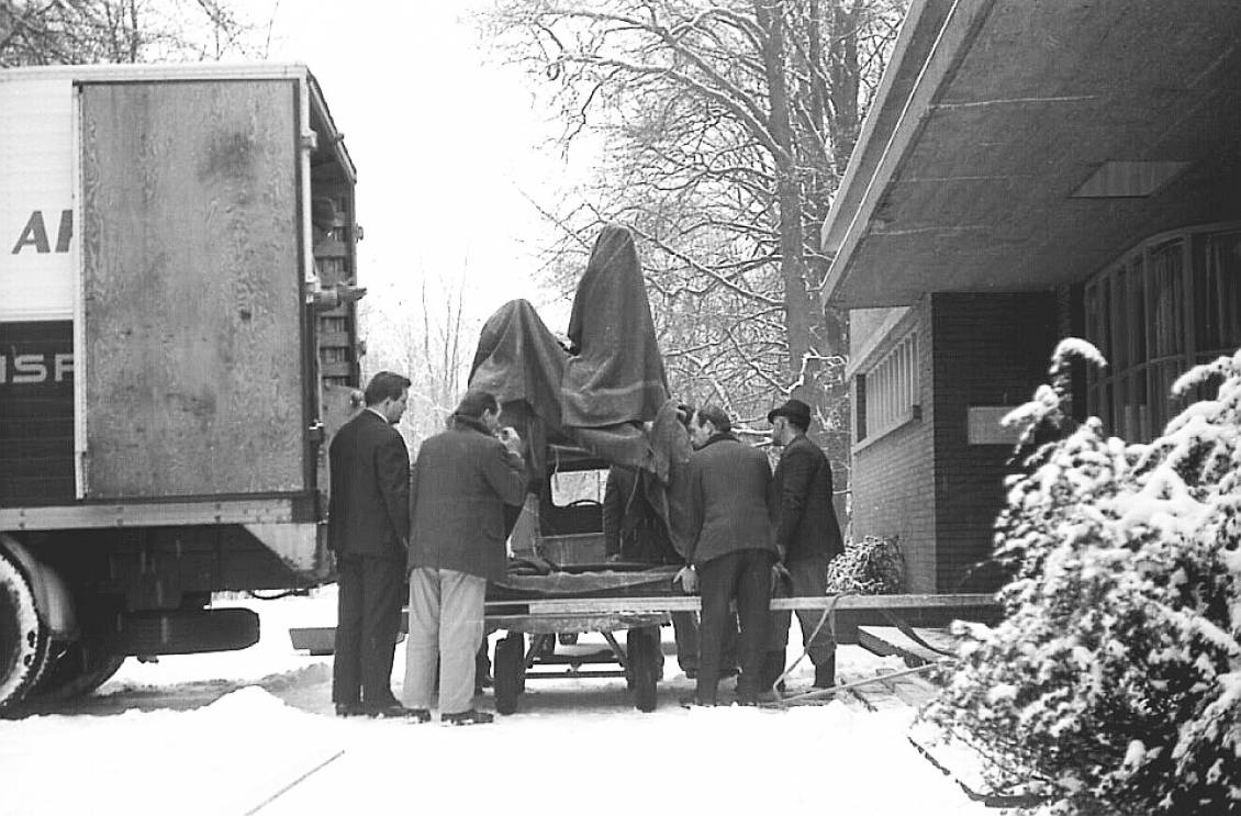 Moving the collection, 1970-71