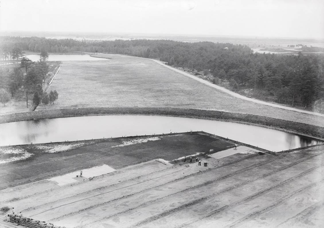 Construction of the pond, as seen from the tower of Saint Hubertus, 1920