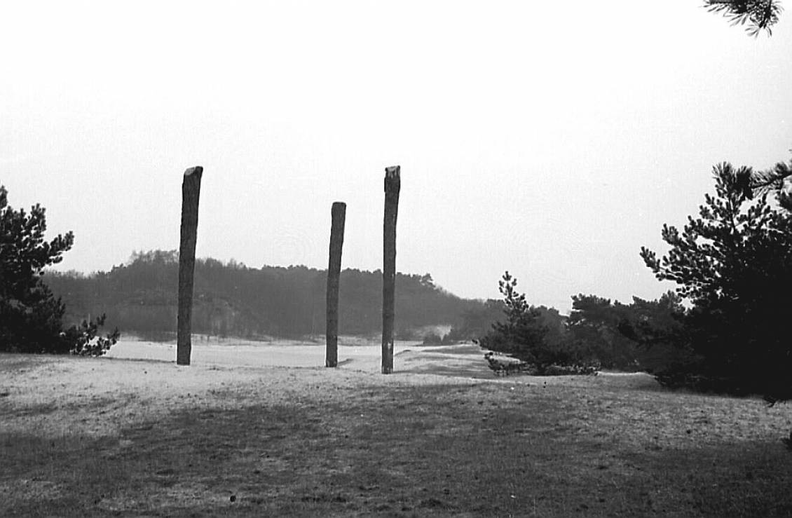 Voorbereiden installatie, Three upright moties, Henry Moore, 1965