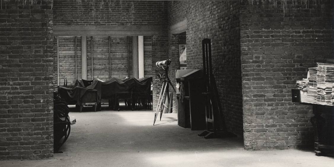 De beeldenzaal in aanbouw, 1952