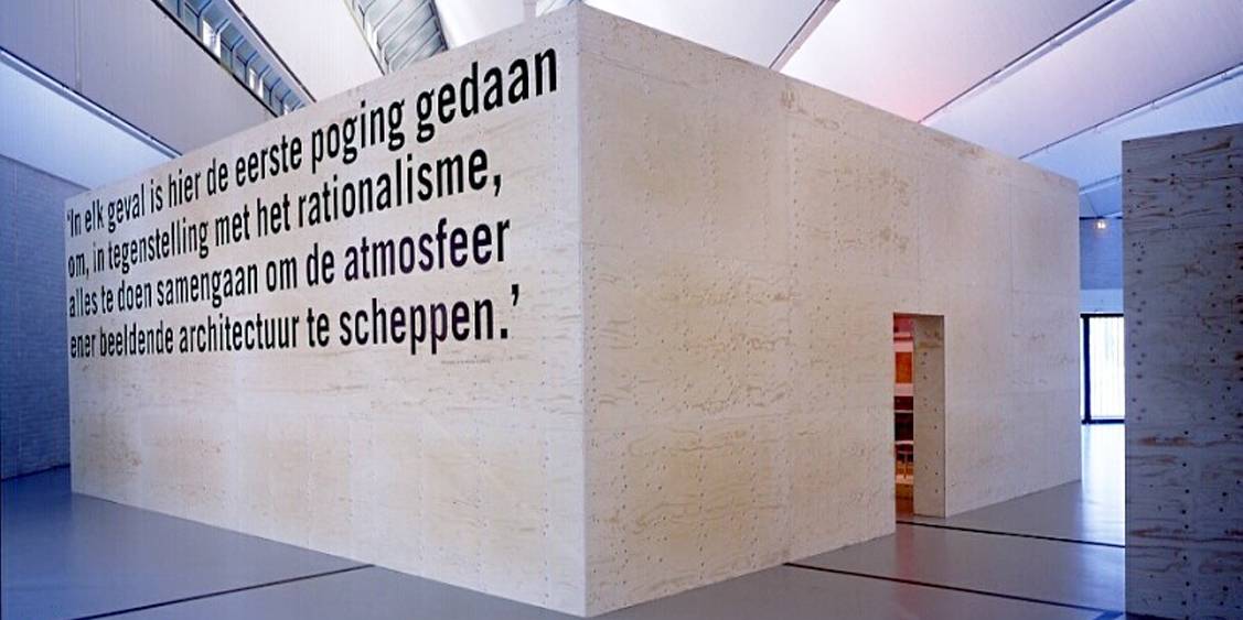 Tentoonstellingsoverzicht 'Theo van Doesburg: schilder, dichter, architect', 2000