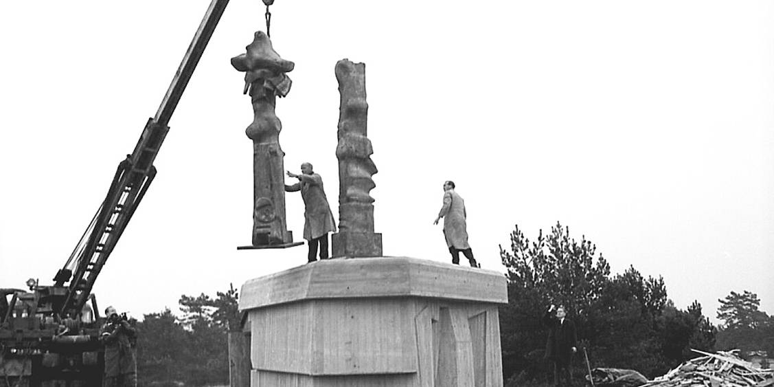 Installation Three upright motives, 1965